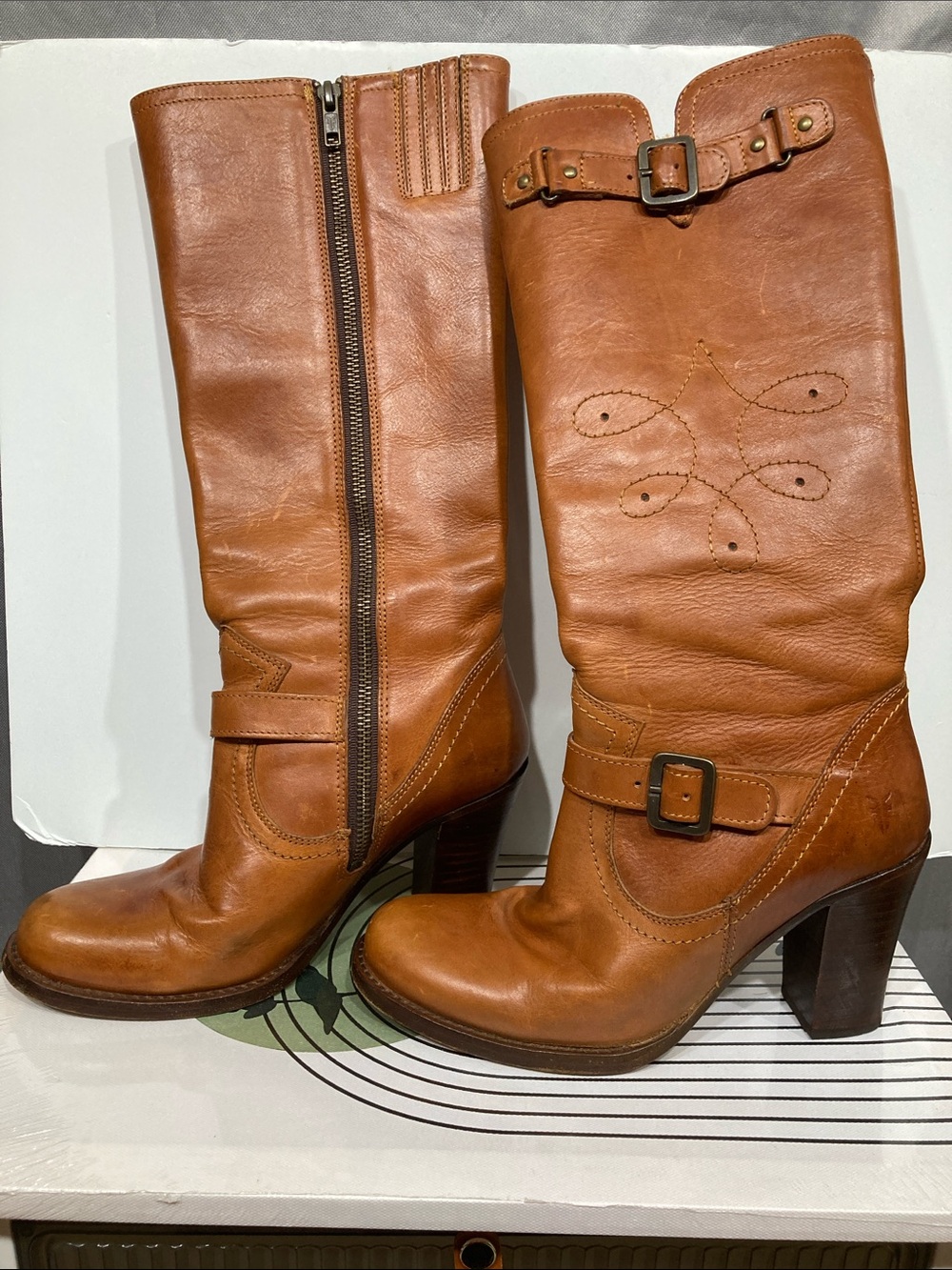 FRYE Julia Stitch Inside Zip Boot Leather Heeled Boots Cognac Brown US 7